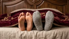 Dormire con i calzini: danni o benefici? Un'analisi che sfata i miti e sorprenderà tutti