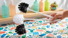 4 trucchi per lo scopino del bagno: non solo per il bagno